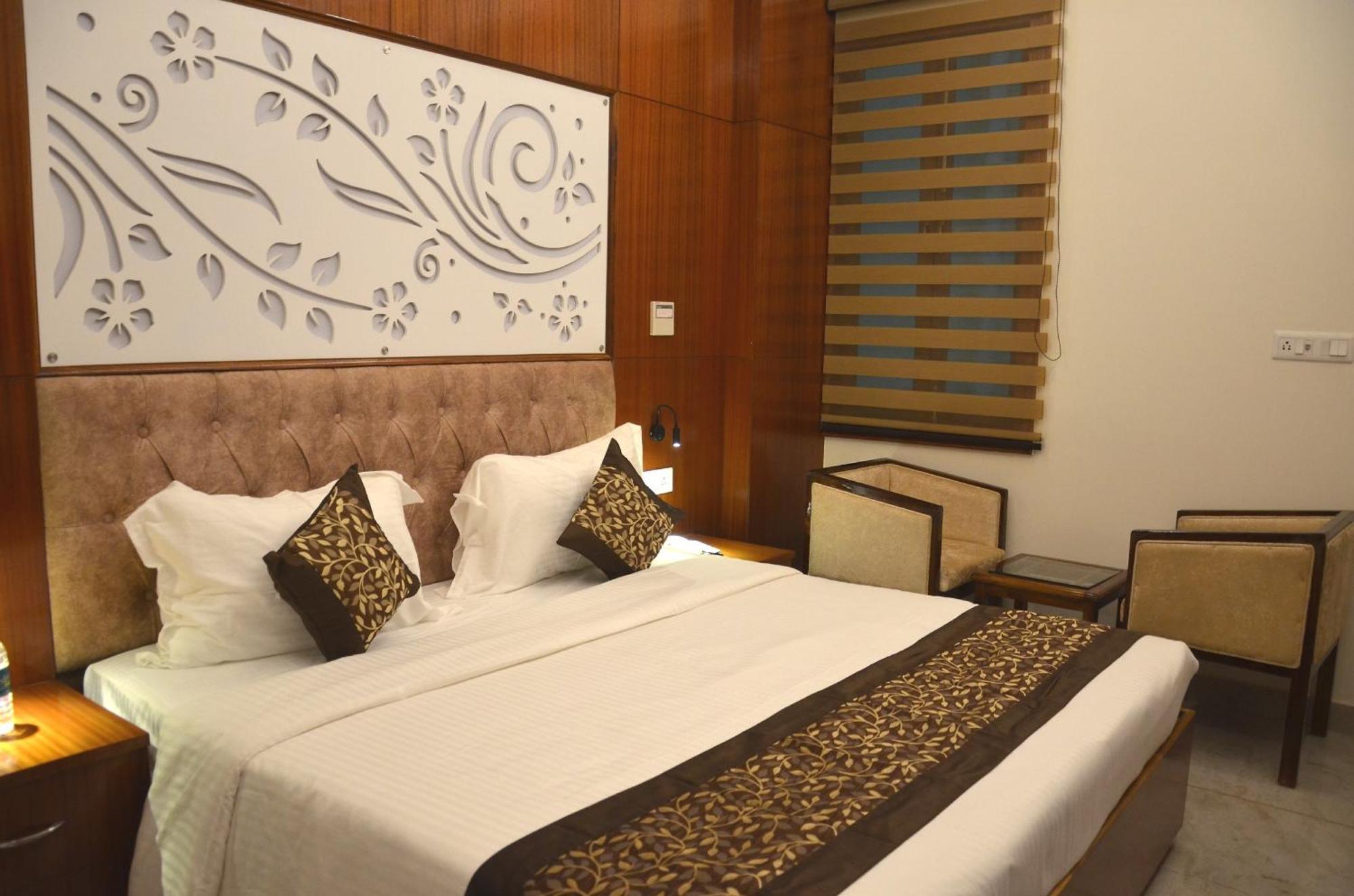 Fabhotel Roselle Inn Lucknow Exterior photo